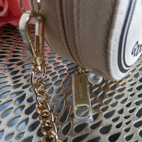 Burberry - Picture 3 of 7